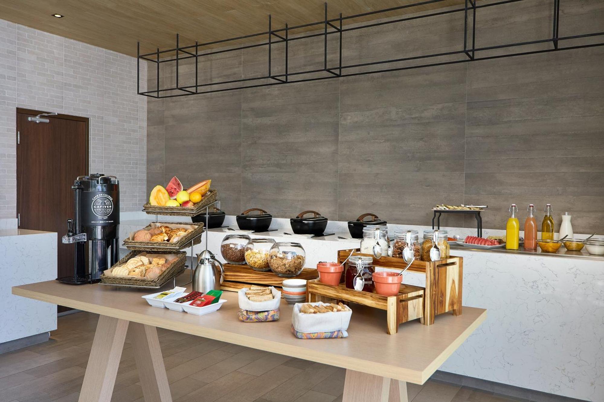 Aloft Queretaro Hotel Екстериор снимка